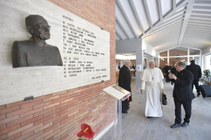 Comenzaron los ejercicios Espirituales del Santo Padre y la Curia Romana