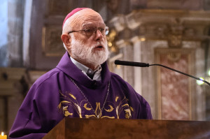 Monseñor Celestino Aós: “No bastan retoques de maquillaje, necesitamos reformas y cambios profundos”