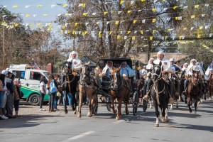 Miles de fieles participaron de la fiesta de Cuasimodo en Colina