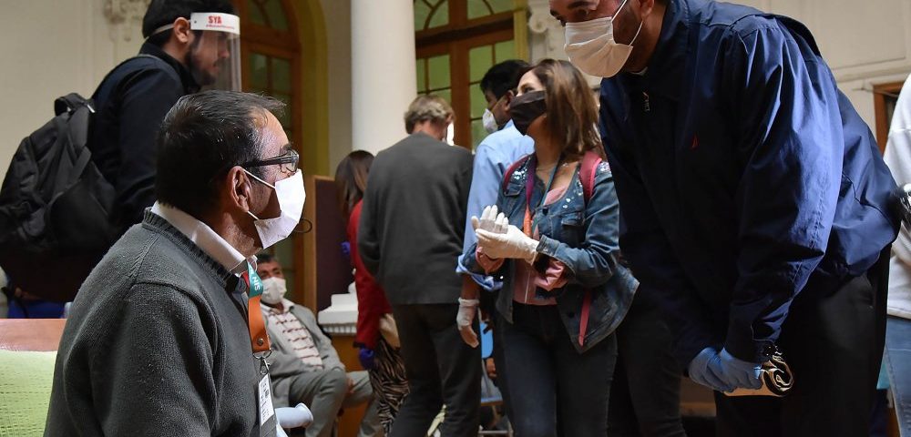 Arzobispo de Santiago al finalizar Semana Santa: "Debemos ofrecer nuestra ayuda a los enfermos"